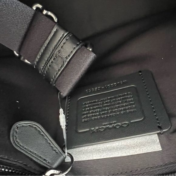 NWT Coach Venturer Bag In Signature Canvas Ski Patches Travel Duffle Duffel - Picture 9 of 16